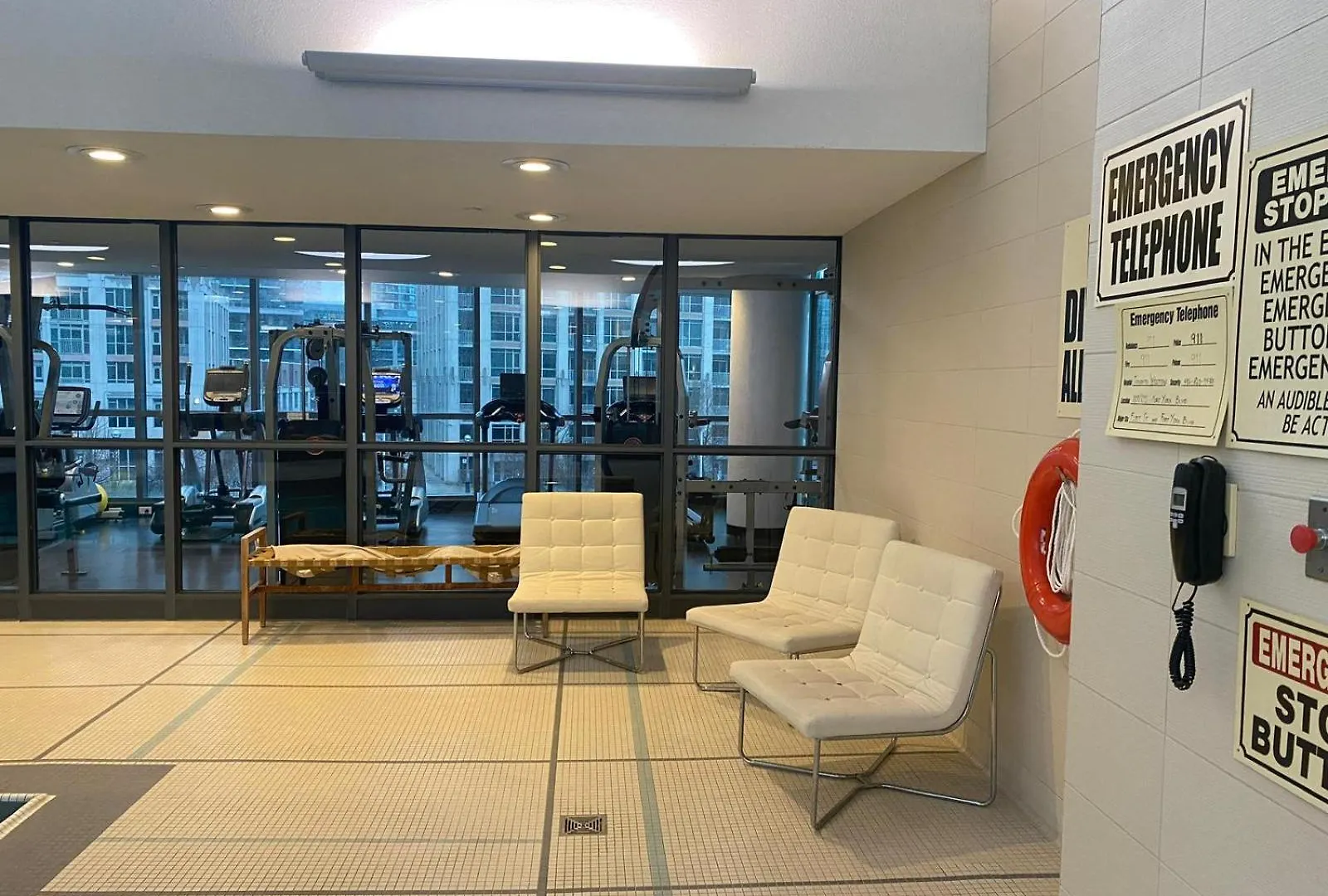 1Bdrm Comfort Away From Home With Parking-Downtown Toronto Canadá