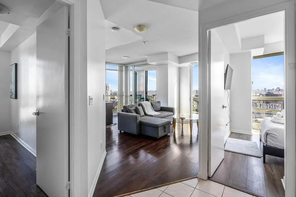 1Bdrm Comfort Away From Home With Parking-Downtown Toronto Canada
