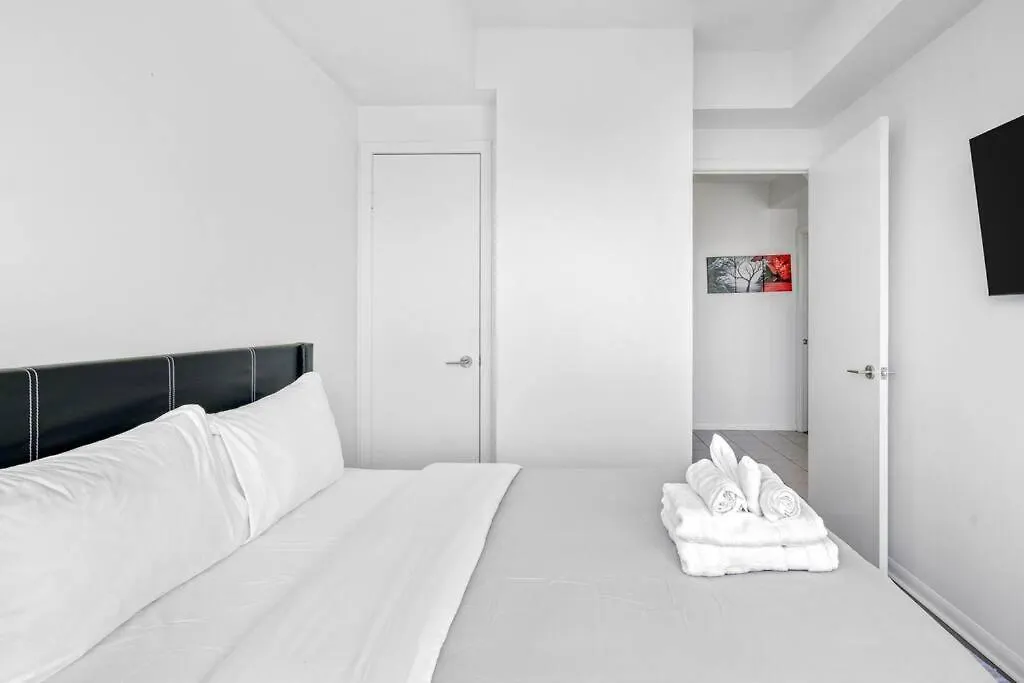 1Bdrm Comfort Away From Home With Parking-Downtown Toronto 0*,  Canada