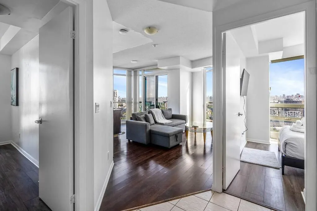 1Bdrm Comfort Away From Home With Parking-Downtown Toronto Appartement